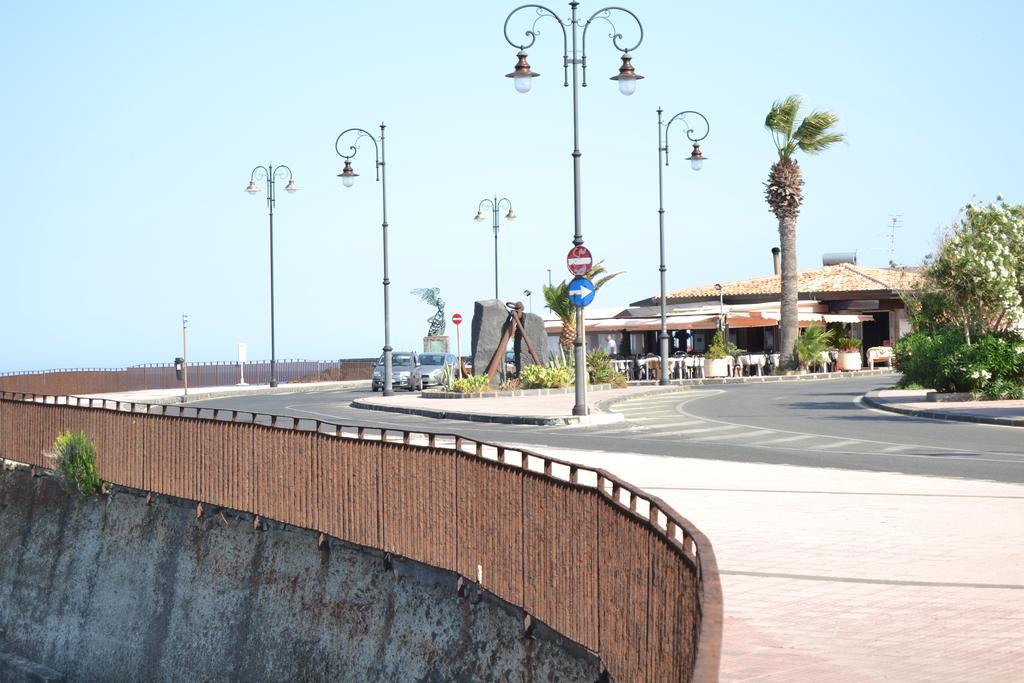 Hotel Porto Azzurro Giardini-Naxos Extérieur photo