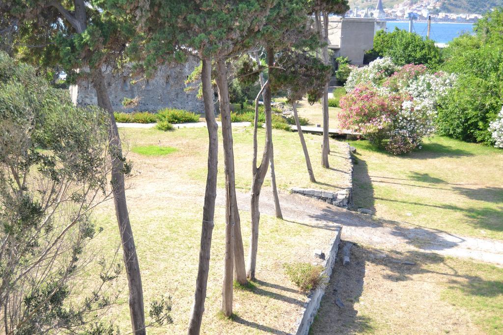 Hotel Porto Azzurro Giardini-Naxos Extérieur photo