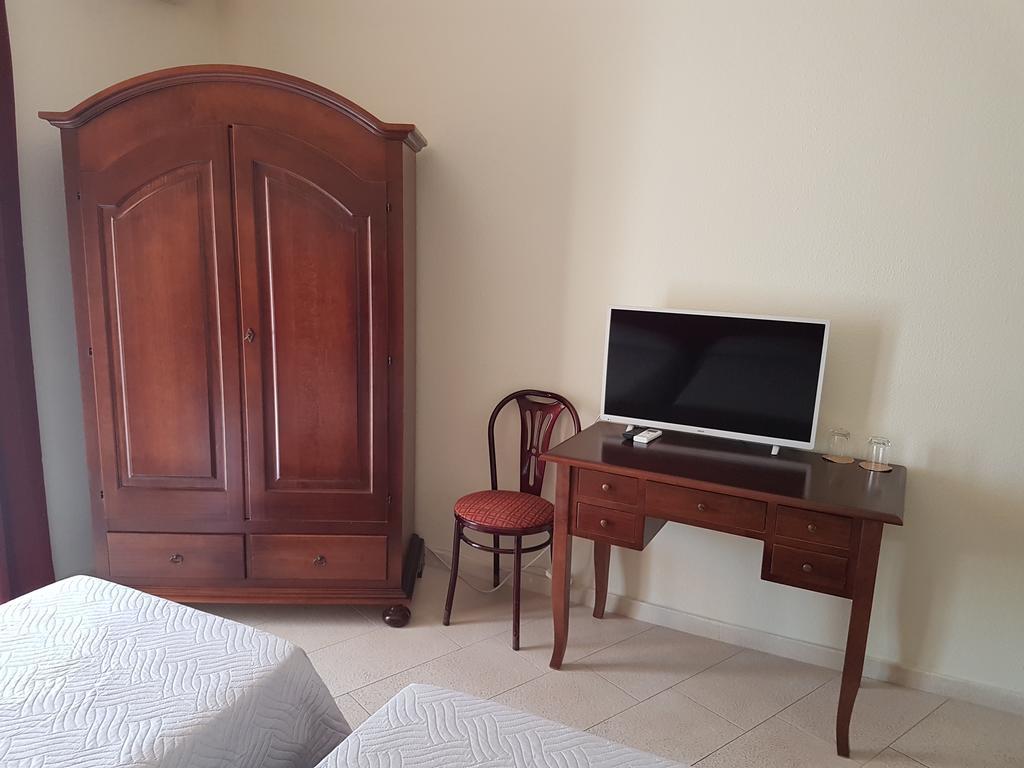 Hotel Porto Azzurro Giardini-Naxos Extérieur photo