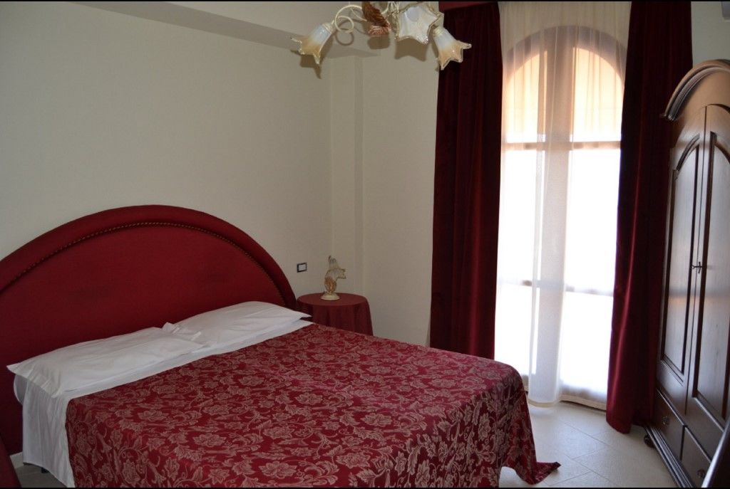 Hotel Porto Azzurro Giardini-Naxos Extérieur photo