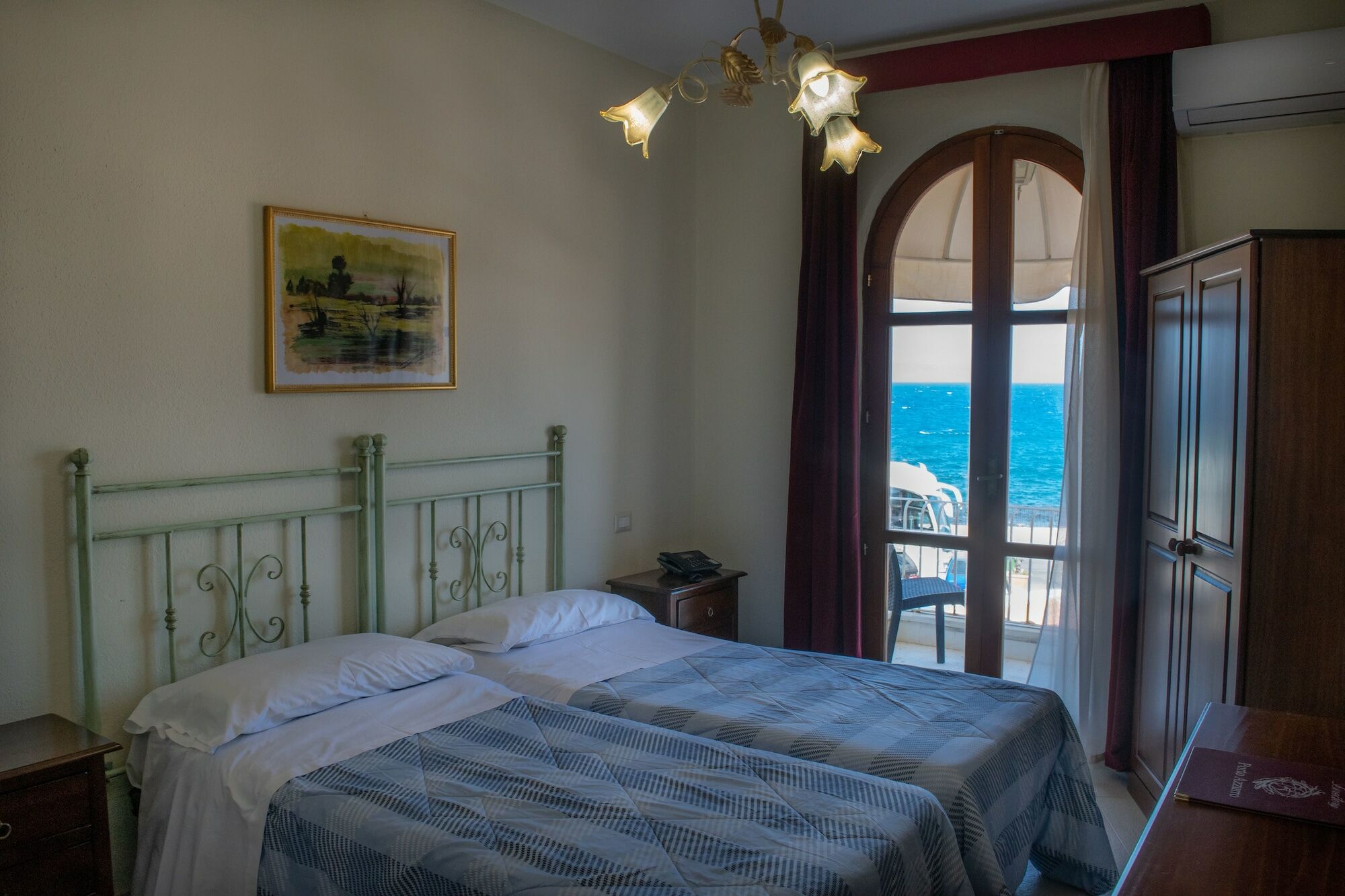 Hotel Porto Azzurro Giardini-Naxos Extérieur photo